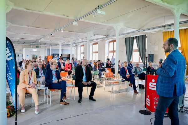 20221013-UFO-Schoenbach-Landrat Görlitz Meyer.jpg