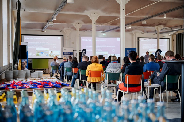 20221013-UFO-Schoenbach-Starke DORFWALDBACH Kulturfabrik.jpg